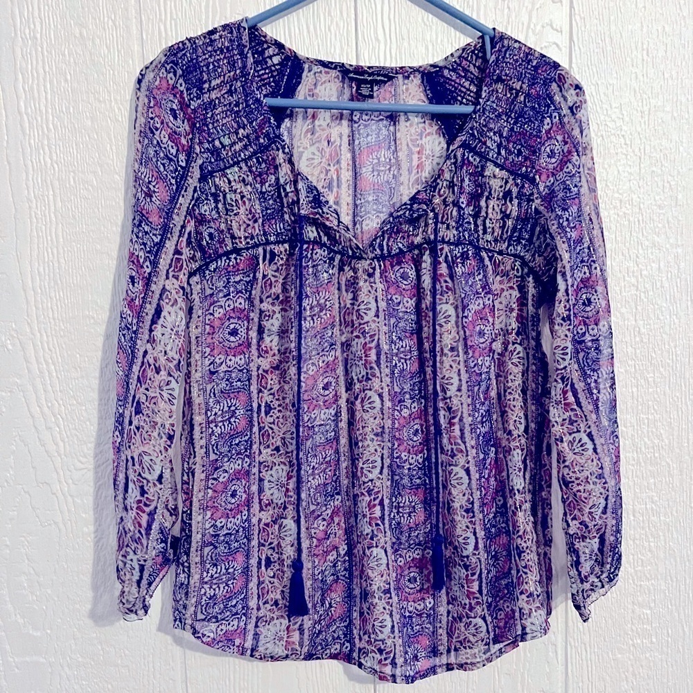 American Eagle Long sleeve peasant top size XS purples, blues, and silver